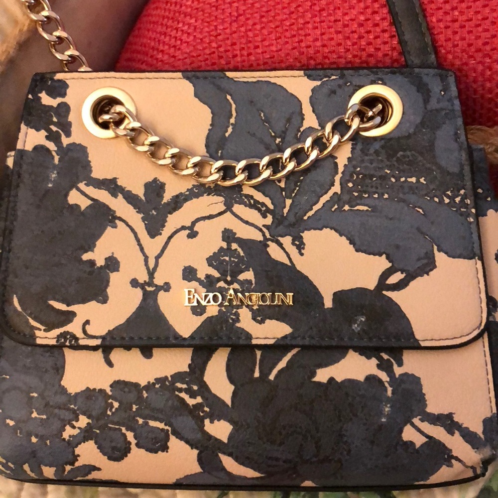 Enzo Angiolini small purse!!!